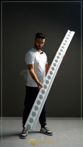Amenajare interioară de sală de nunți cu coloane, arcuri curbate și profile decorative din poliuretan