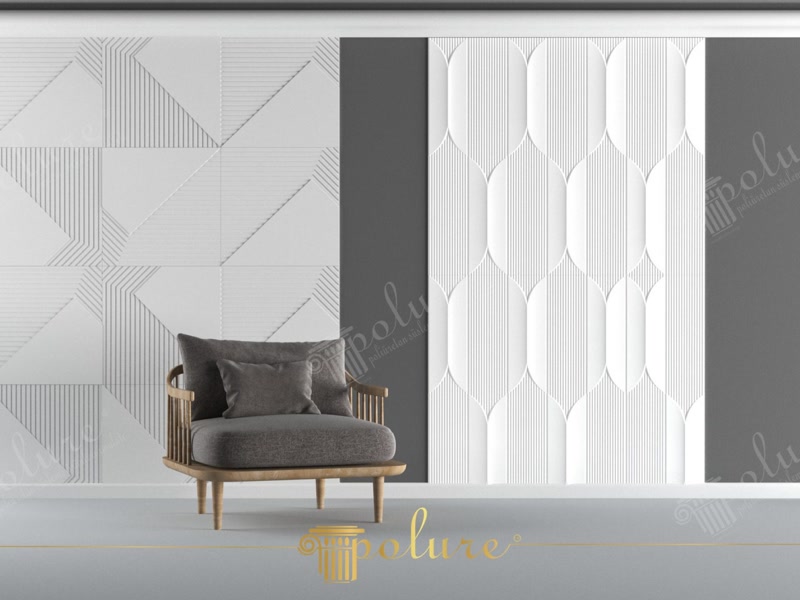Montaj Panouri Perete Din Poliuretan Cu Textura 3D Decorative Panourile decorative din poliuretan de înaltă densitate de aproximativ 150-220 kg/m³ (țintă ~160 kg/m³) reprezintă o soluție tehnică avansată pentru finisarea suprafețelor interioare verticale. În această amenajare modernă, se utilizează două tipuri distincte de profile reliefate: modulul pătratic P36060 de 60x60 cm cu linii geometrice drepte și modulul vertical P312020 cu caneluri fine și arce curbate. Proprietățile fizice ale poliuretanului de calitate superioară garantează o absorbție de apă sub 1%, ceea ce împiedică deformarea panourilor în condiții de umiditate variabilă.
Procesul de montaj al panourilor parietale din poliuretan necesită o pregătire riguroasă a suportului de bază, care trebuie să fie curat, uscat și plan. Lipirea pe perete se efectuează cu un adeziv polimeric monocomponent special conceput pentru poliuretan, aplicat continuu pe spatele fiecărei piese. Pentru obținerea unui rost invizibil de 1-2 mm între panouri, rosturile de îmbinare se umplu cu un chit acrilic flexibil care suportă dilatarea termică în intervalul cuprins între -100 °C / +80 °C. După uscare, suprafața este șlefuită fin cu hârtie abrazivă de granulație 240 pentru un finisaj uniform.
Sistemul modular din poliuretan permite vopsirea directă cu vopsele pe bază de apă, acrilice sau latex, după aplicarea unui strat primar de grund. În exemplul prezentat, contrastul cromatic dintre fondul gri închis și panourile albe scoate în evidență adâncimea structurală a profilului 3D. Spre deosebire de ipsosul tradițional, poliuretanul oferă o rezistență crescută la impact mecanic accidental și o greutate redusă per unitate de suprafață, facilitând instalarea rapidă pe pereți din gips-carton fără a necesita ancoraje metalice grele.
Combinația dintre panourile geometrice P36060 și cele verticale P312020 oferă posibilități extinse de personalizare arhitecturală în spații rezidențiale sau comerciale. Rigiditatea structurală și proprietățile de izolare fonică suplimentară fac din poliuretan un material optim pentru proiecte de renovare rapidă. Prin alinierea precisă a modulelor și mascarea îmbinărilor, se creează un perete accent monolitic cu o durabilitate crescută în timp.