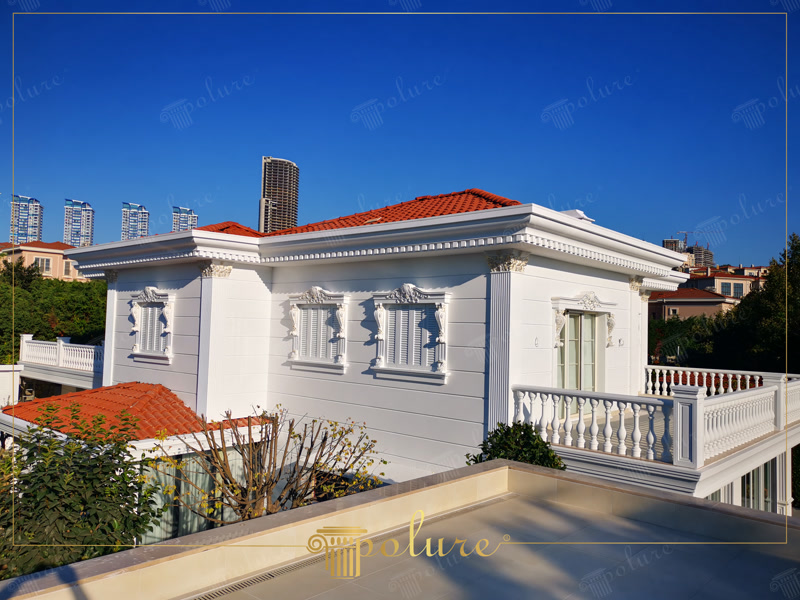 Balustrade Poliuretan Exterior  Balustrade decorative din poliuretan pentru exterior: baluștri turnați identici, bază și mână curentă, rezistente la îngheț și fără între