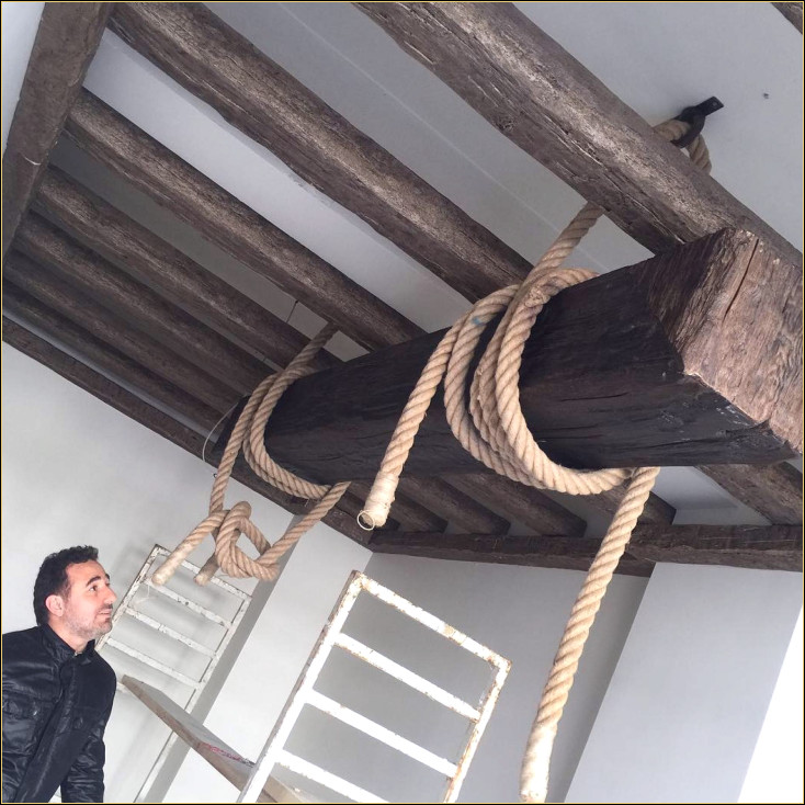 Poliuretan Rustic Decor Ideas - Interior Rustic General Decoration Models, Design, and Examples Decoration Tips
Idei de Decor Rustic din Poliuretan - Modele Generale de Decor Interior Rustic, Design și Exemple Sfaturi de Decorare <p>
<h1>Idei de Decor Rustic din Poliuretan</h1>
<p>Decorul rustic adaugă căldură și caracter oricărui spațiu de locuit, iar poliuretanul este un material versatil care poate fi folosit pentru a crea diverse elemente de decor în această tematică. În continuare, vă prezentăm câteva idei, modele și sfaturi de decorare pentru a vă inspira în amenajarea unui interior rustic folosind poliuretan.</p>
<h2>Modele Generale de Decor Interior Rustic</h2>
<p>Poliuretanul poate fi modelat în diverse forme, ceea ce îl face ideal pentru crearea de elemente decorative cu aspect rustic, cum ar fi:</p>
<ul>
<li><strong>Brauri decorative:</strong> Acestea pot imita aspectul lemnului, pietrei sau cărămizii, adăugând textură și profunzime pereților.</li>
<li><strong>Grinzi false:</strong> Grinzile din poliuretan pot fi folosite pentru a adăuga un element arhitectural interesant tavanului, fără greutatea și complexitatea instalării grinzilor autentice din lemn.</li>
<li><strong>Aplice și candelabre:</strong> Elementele de iluminat cu design rustic pot fi realizate din poliuretan, oferind un aspect autentic și cald.</li>
</ul>
<h2>Design și Exemple</h2>
<p>Un design bine gândit este esențial pentru a crea un spațiu armonios și autentic rustic. Iată câteva exemple:</p>
<ul>
<li><strong>Living rustic:</strong> Combină mobilier din lemn masiv cu detalii decorative din poliuretan pentru a crea un spațiu primitor și confortabil.</li>
<li><strong>Dormitor cu accente rustice:</strong> Capul de pat din poliuretan cu aspect de lemn vechi și lampadarele decorative pot adăuga o notă de eleganță rustică.</li>
<li><strong>Bucătărie rustică:</strong> Folosiți brauri decorative din poliuretan pentru a imita piatra sau cărămida pe pereți și combinați cu rafturi deschise din lemn pentru un aspect autentic.</li>
</ul>
<h2>Sfaturi de Decorare</h2>
<p>Pentru a maximiza impactul decorului rustic din poliuretan, țineți cont de următoarele sfaturi:</p>
<ul>
<li>Mixul de texturi este cheia pentru a crea un spațiu cu aspect bogat și autentic. Combinați poliuretanul cu materiale naturale ca lemnul, metalul și piatra.</li>
<li>Alegeți culori calde și neutre pentru pereți și mobilier, pentru a sublinia elementele decorative din poliuretan.</li>
<li>Iluminatul joacă un rol important în crearea atmosferei. Folosiți lumini calde și difuze pentru a evidenția detaliile și texturile.</li>
</ul>
<p>Decorul rustic din poliuretan oferă o modalitate accesibilă și versatilă de a adăuga caracter și căldură oricărui spațiu. Cu planificarea corectă și o atenție la detalii, puteți crea un interior rustic care este atât autentic, cât și primitor.</p>
</p><br><hr></hr>