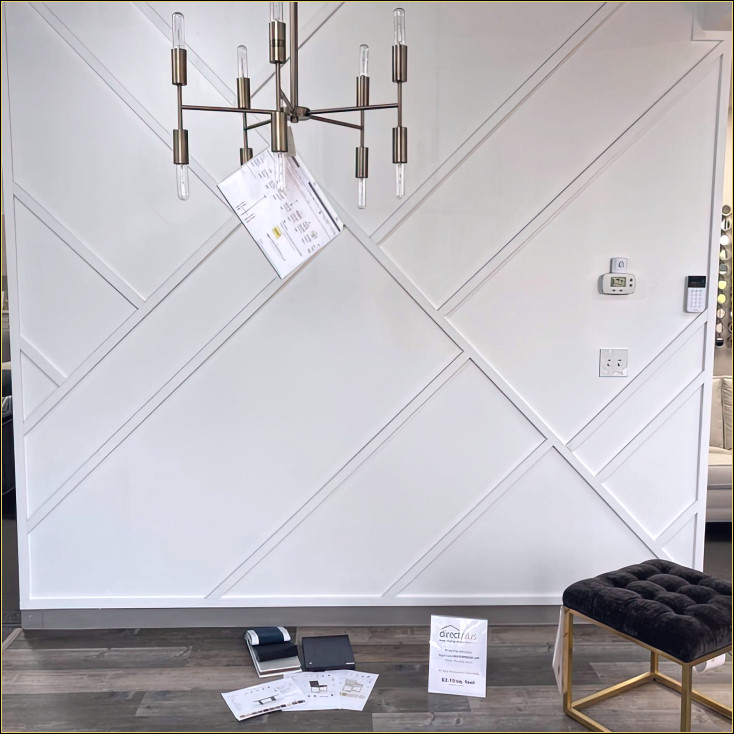 Poliuretan Panou Aplicare Pentru Decorațiuni Elegante de Perete În Interiorul Livingului Modern - Idei de Design și Modele pentru Decorații <p>

<h1>Poliuretan Panou Aplicare Pentru Decorațiuni Elegante de Perete În Interiorul Livingului Modern</h1>
<p>Decorarea pereților din living cu panouri de poliuretan reprezintă o metodă inovatoare și elegantă de a adăuga stil și caracter spațiului interior. Aceste panouri, datorită versatilității și varietății lor, oferă posibilități nelimitate de design, transformând orice living într-un spațiu modern și primitor. În continuare, vă vom prezenta câteva idei de design și modele pentru decorații care să vă inspire în amenajarea livingului.</p>

<h2>Idei de Design pentru Living</h2>
<ul>
<li><strong>Stil Minimalist:</strong> Optați pentru panouri de poliuretan cu design simplu și linii curate pentru a crea un aspect minimalist, accentuând astfel spațiul și luminozitatea livingului.</li>
<li><strong>Accent Rustic:</strong> Panourile care imită lemnul sau piatra naturală pot adăuga o notă rustică livingului, oferind căldură și confort vizual.</li>
<li><strong>Elemente Geometrice:</strong> Folosirea panourilor cu forme geometrice poate aduce un contrast modern și poate servi drept punct focal în designul interior.</li>
<li><strong>Texturi Variate:</strong> Combinarea panourilor cu diferite texturi poate crea un efect vizual unic și poate adăuga profunzime spațiului.</li>
</ul>

<h2>Modele pentru Decorații</h2>
<ul>
<li><strong>Modelul Ondulat:</strong> Panourile cu efect ondulat pot adăuga dinamism și mișcare pereților, oferind o senzație de fluiditate.</li>
<li><strong>Modelul Floral:</strong> Pentru un aspect mai sofisticat și feminin, panourile cu motive florale sunt o alegere excelentă, aducând un suflu de natură în interior.</li>
<li><strong>Modelul Abstract:</strong> Panourile cu design abstract pot transforma un perete simplu într-o operă de artă contemporană, stimulând imaginația.</li>
<li><strong>Modelul 3D:</strong> Utilizarea panourilor 3D poate adăuga o dimensiune suplimentară livingului, creând efecte vizuale impresionante.</li>
</ul>

<p>Implementarea panourilor de poliuretan în designul interior al livingului nu doar că îmbunătățește aspectul estetic, dar oferă și avantaje practice, precum izolația termică și acustică, fiind totodată ușor de instalat și întreținut. Indiferent de stilul preferat, aceste panouri reprezintă o soluție excelentă pentru a aduce eleganță și unicitate în orice living modern.</p>

</p><br><hr></hr>