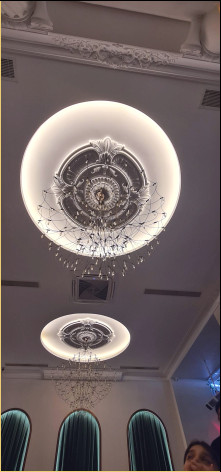 Miez de tavan din poliuretan decor clasic living Miez de tavan din poliuretan cu diametrul de 15 metri Lucrare de decorare a halei 