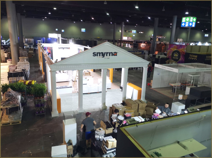 Poliuretan Standuri Expoziționale: Idei de Design și Modele Decorative Clasice Exterioare - Inspirație și Exemple pentru Decor <p>

    <h1>Poliuretan Standuri Expoziționale: Idei de Design și Modele Decorative Clasice Exterioare</h1>
    <p>Explorarea diferitelor moduri de a utiliza poliuretanul în crearea standurilor expoziționale poate deschide o lume de posibilități pentru designeri și organizatori de evenimente. Materialul poliuretan este apreciat pentru flexibilitatea și durabilitatea sa, făcându-l o alegere ideală pentru decoruri exterioare impresionante și standuri expoziționale. Aici, vom explora câteva idei de design și modele decorative clasice exterioare care pot servi ca sursă de inspirație pentru viitoarele proiecte.</p>
    
    <h2>Idei de Design pentru Standuri Expoziționale</h2>
    <ul>
        <li><strong>Structuri Inovative:</strong> Utilizați poliuretanul pentru a crea forme și structuri unice care să atragă atenția vizitatorilor. De la forme geometrice complexe la imitații ale unor elemente naturale, posibilitățile sunt nelimitate.</li>
        <li><strong>Elemente Decorative Tematice:</strong> Integrați elemente decorative tematice din poliuretan pentru a spori experiența vizuală. Fie că este vorba despre un decor inspirat din natură, istorie sau artă, poliuretanul permite realizarea detaliilor fine și a texturilor variate.</li>
        <li><strong>Iluminare Accentuată:</strong> Folosiți poliuretanul în combinație cu sisteme de iluminat pentru a crea efecte vizuale spectaculoase. Elementele sculptate pot fi iluminate pentru a evidenția detalii sau pentru a crea o atmosferă specială.</li>
    </ul>
    
    <h2>Modele Decorative Clasice Exterioare</h2>
    <ul>
        <li><strong>Coloane și Balustrade:</strong> Încorporați coloane și balustrade din poliuretan pentru a adăuga o notă de eleganță clasică standurilor expoziționale. Aceste elemente pot fi personalizate pentru a se potrivi cu tema generală a evenimentului.</li>
        <li><strong>Fântâni Decorative:</strong> Creați un punct focal impresionant cu o fântână decorativă din poliuretan. Aceasta poate adăuga un element de calm și rafinament, îmbunătățind experiența vizuală a vizitatorilor.</li>
        <li><strong>Elemente de Fațadă:</strong> Utilizați poliuretanul pentru a reproduce elemente arhitecturale clasice pentru fațada standurilor. Detalii precum frontoane, cornișe și rozete pot adăuga profunzime și caracter designului general.</li>
    </ul>
    
    <p>În concluzie, poliuretanul oferă o flexibilitate extraordinară în designul standurilor expoziționale și decorurilor exterioare. Prin explorarea ideilor de design și a modelelor decorative clasice, organizatorii de evenimente și designerii pot crea spații memorabile care să impresioneze și să inspire vizitatorii.</p>

</p><br><hr></hr>