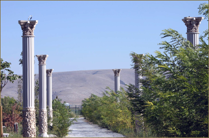 Poliuretan Sütun ve Plato Tasarımları: Dış Klasik ve Dekorasyon Fikirleri 

Romanian: Designuri de Coloane și Platouri din Poliuretan: Clasic Exterior și Idei de Decor <p>

    <article>
        <h1>Designuri de Coloane și Platouri din Poliuretan: Clasic Exterior și Idei de Decor</h1>
        <p>În lumea designului și decorului exterior, coloanele și platourile din poliuretan oferă o soluție versatilă și estetică pentru a adăuga un element clasic și sofisticat la orice structură. Aceste componente arhitecturale pot transforma complet fațada unei clădiri, adăugând un nivel de rafinament și eleganță, îmbinând armonios utilitatea cu designul impresionant.</p>
        
        <h2>Avantajele Utilizării Poliuretanului</h2>
        <p>Poliuretanul, datorită proprietăților sale, oferă mai multe avantaje în comparație cu materialele tradiționale precum lemnul sau piatra. Este extrem de rezistent la condițiile meteorologice, ceea ce îl face ideal pentru utilizarea în exterior. De asemenea, este ușor, reducând necesitatea unor structuri de susținere grele și scăzând costurile de transport și instalare. Poliuretanul permite o mare varietate de finisaje și texturi, putând imita aproape orice material natural, oferind în același timp o durabilitate superioră.</p>
        
        <h2>Designuri de Coloane</h2>
        <p>Coloanele din poliuretan pot fi utilizate pentru a adăuga un element arhitectural distinctiv la intrarea într-o casă, în jurul unui portic sau ca parte a unui design de grădină. Ele vin într-o varietate de stiluri, de la cele clasice, inspirate din arhitectura greacă sau romană, la modele mai moderne și minimaliste. Fie că scopul este de a susține structuri sau pur și simplu de a servi ca elemente decorative, coloanele din poliuretan sunt o alegere excelentă pentru orice proiect de design exterior.</p>
        
        <h2>Designuri de Platouri</h2>
        <p>Platourile din poliuretan, pe de altă parte, oferă o soluție elegantă pentru evidențierea și expunerea elementelor decorative, cum ar fi statuete, vase sau chiar plante. Acestea pot fi, de asemenea, utilizate pentru a crea niveluri și zone diferite într-un spațiu exterior, adăugând profunzime și interes vizual peisajului. Disponibile în diverse forme și dimensiuni, platourile din poliuretan pot fi adaptate pentru a se potrivi oricărui stil sau necesitate de design.</p>
        
        <h2>Idei de Decor</h2>
        <p>Pentru a maximiza impactul coloanelor și platourilor din poliuretan în decorul exterior, considerați integrarea iluminatului pentru a scoate în evidență și mai mult frumusețea acestora pe timp de noapte. Folosirea plantelor și a vegetației pentru a îmbrățișa sau contrasta cu liniile arhitecturale poate adăuga, de asemenea, un nivel de complexitate și caldură designului. Experimentați cu diferite configurații și combinații pentru a crea un spațiu unic, care reflectă personalitatea și stilul personal.</p>
        
        <p>În concluzie, coloanele și platourile din poliuretan reprezintă o alegere excelentă pentru oricine dorește să adauge un element de design clasic și sofisticat exteriorului unei clădiri sau a unui spațiu. Cu avantajele lor considerabile și versatilitatea în design, aceste elemente arhitecturale pot oferi soluția perfectă pentru a îmbunătăți estetica și funcționalitatea oricărui proiect de design exterior.</p>
    </article>

</p><br><hr></hr>