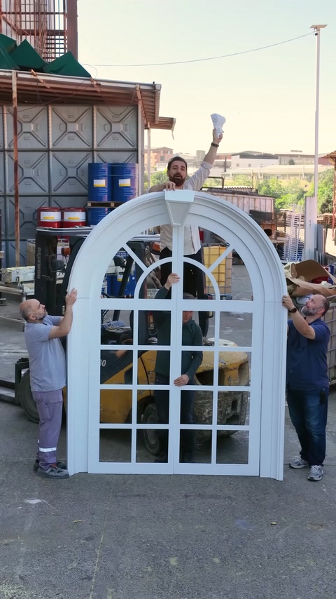 Tehnologie CNC și profile decorative premium pentru fațade unice