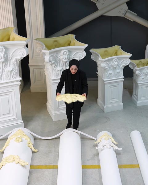 Decorarea suprafețelor curbate devine simplă cu profilele flexibile Polure