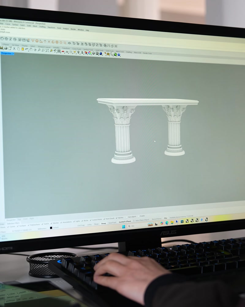 Proiectare 3D pe computer a mesei cu coloane pentru nuntă