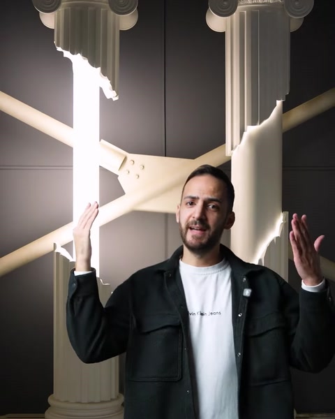 Transformați spațiul într-o operă de artă cu coloanele noastre iluminate cu LED și plexiglas — 0:04