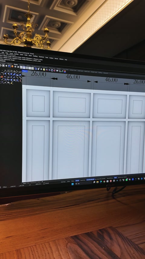 Compoziția digitală reunește panouri înalte și registre dreptunghiulare