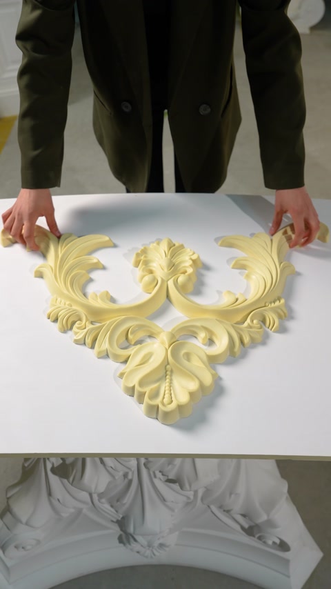 Produse decorative Polure: coloane, rozete de tavan și grinzi cu aspect de lemn