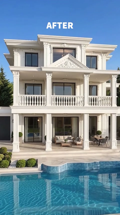 Fațada frontală prezintă coloane suprapuse, fronton și balustrade albe