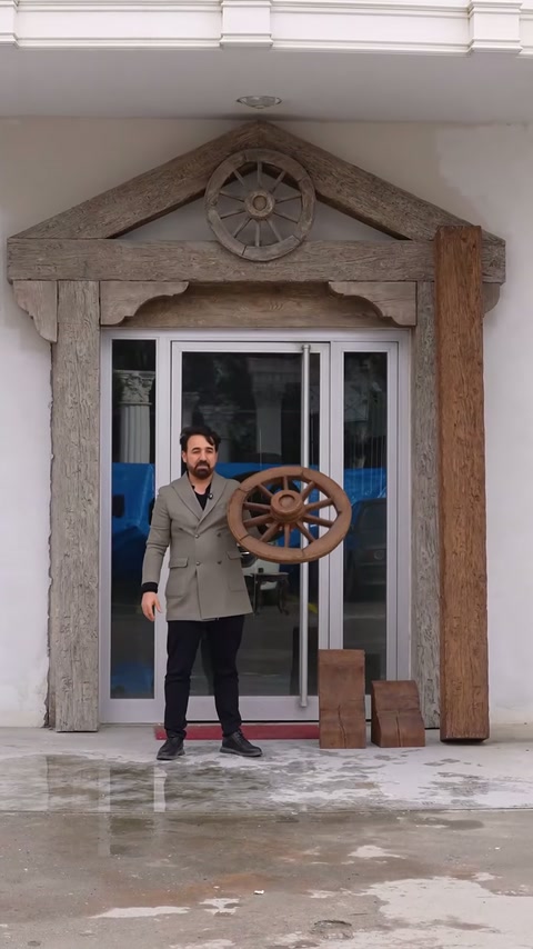Grinzi decorative din poliuretan cu aspect rustic de lemn